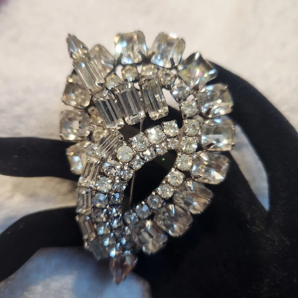 Silver Tone Clear Rhinestone Baguette Teardrop Brooch Pin Aurora Borealis vtg‎
